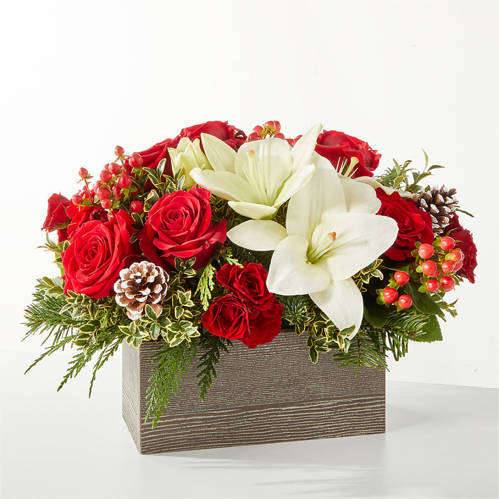 Snowy Wonderland Bouquet – Petal Palace, Lamesa TX