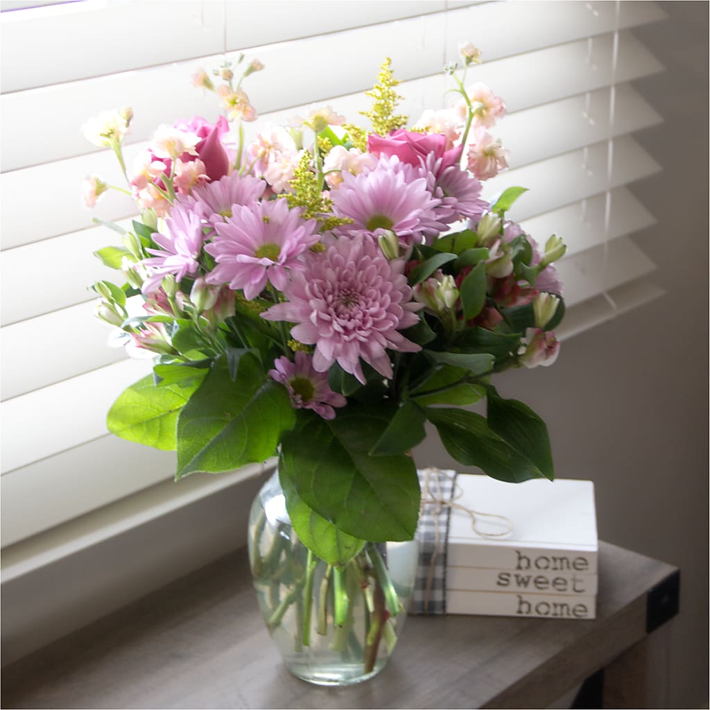 Pastel Tradition - A Florist Original – Petal Palace, Lamesa TX
