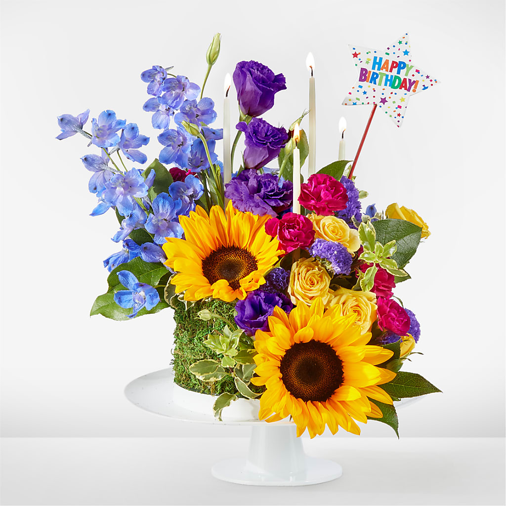 Star of the Day Floral Cake – Petal Palace, Lamesa TX