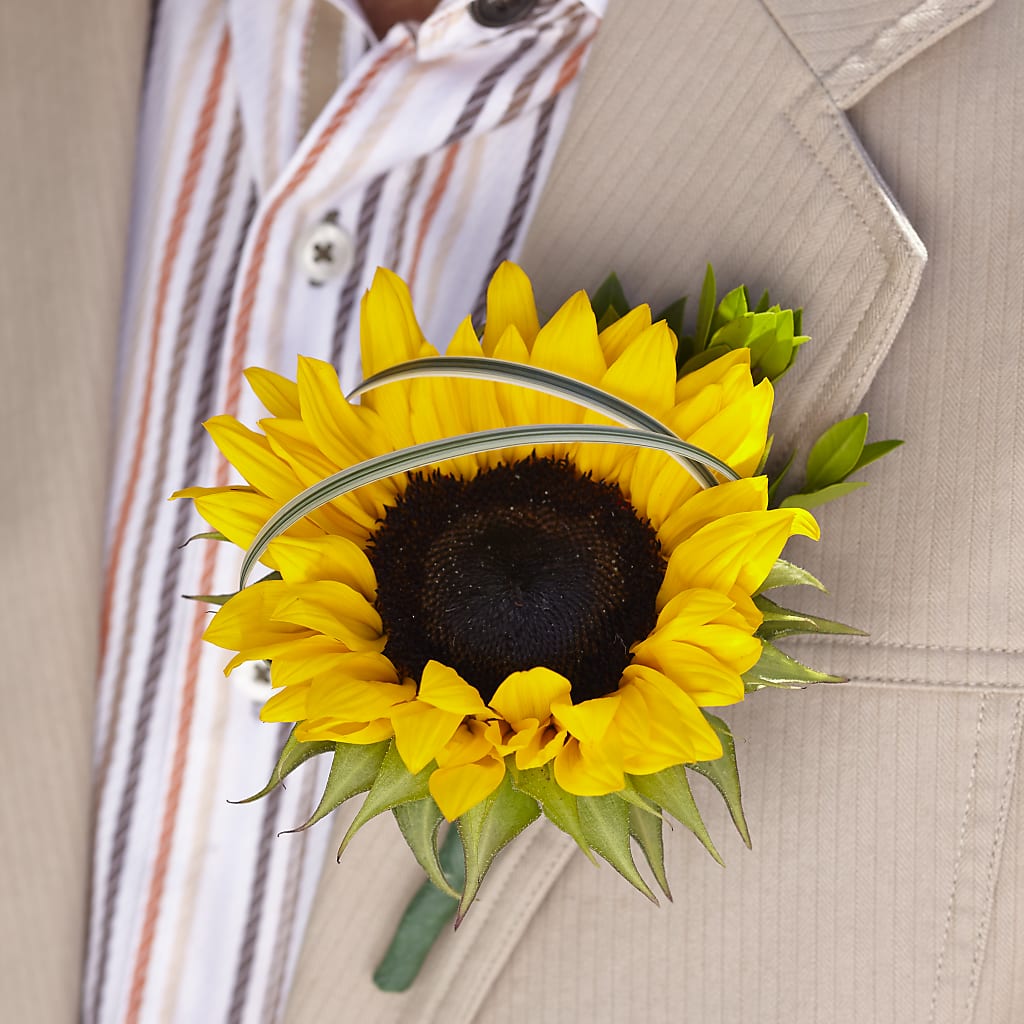Free Spirit Boutonniere – Petal Palace, Lamesa TX